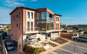 Laskara Garden Apartment By Prague Forest